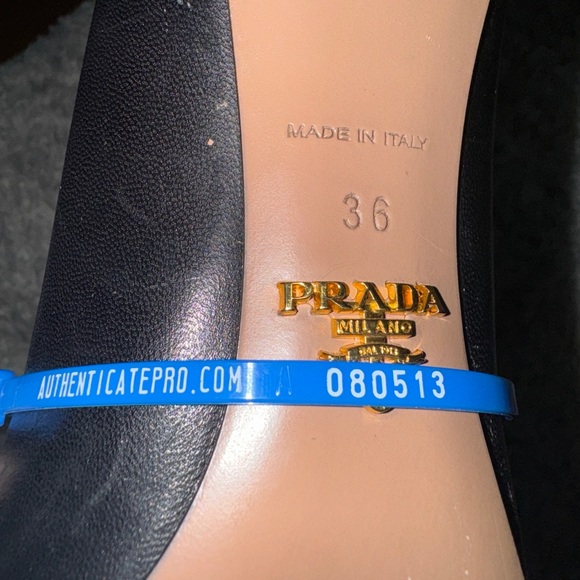 Authentic Prada Saffiano Leather Pointed Toe Heels - Picture 3 of 3